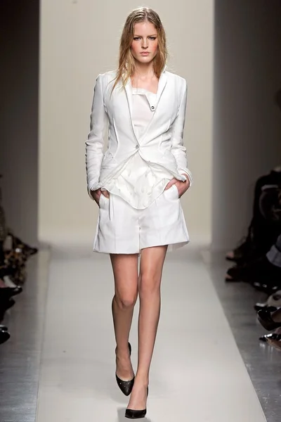 Look 30